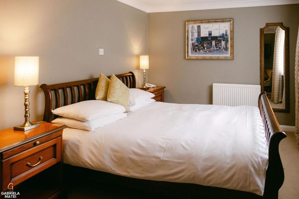 Crouchers Hotel Чичестър Екстериор снимка