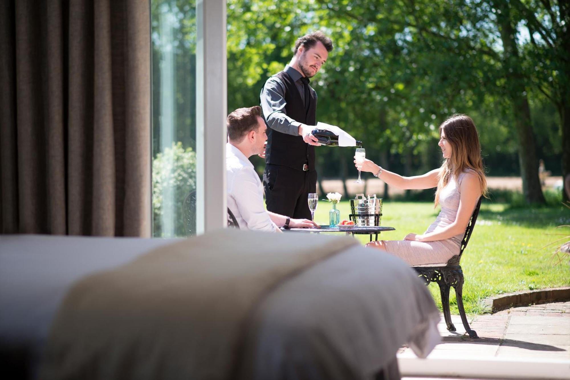 Crouchers Hotel Чичестър Екстериор снимка
