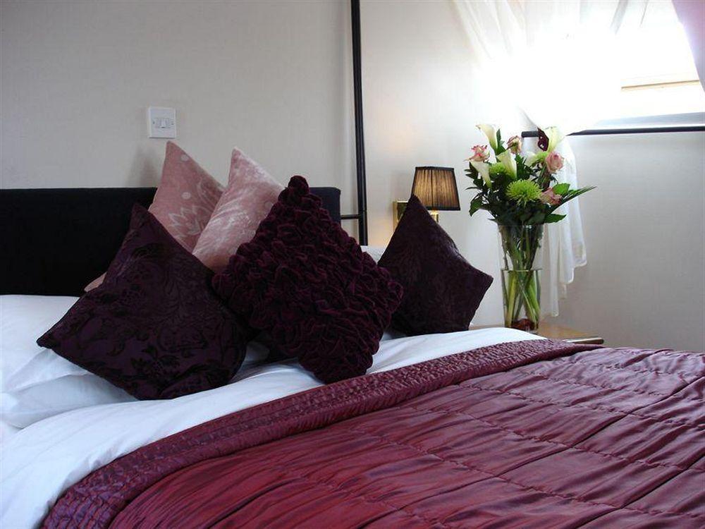 Crouchers Hotel Чичестър Екстериор снимка